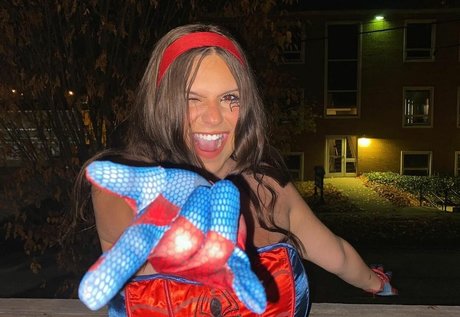 Kiley K art star photo