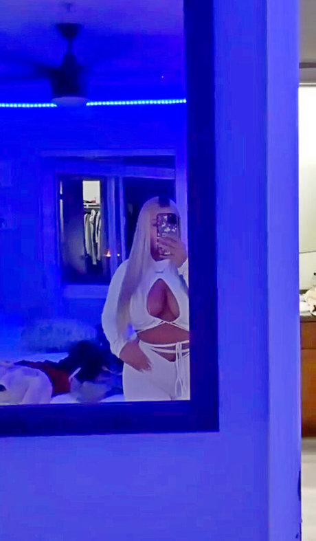 Gianna Malave adult model pic