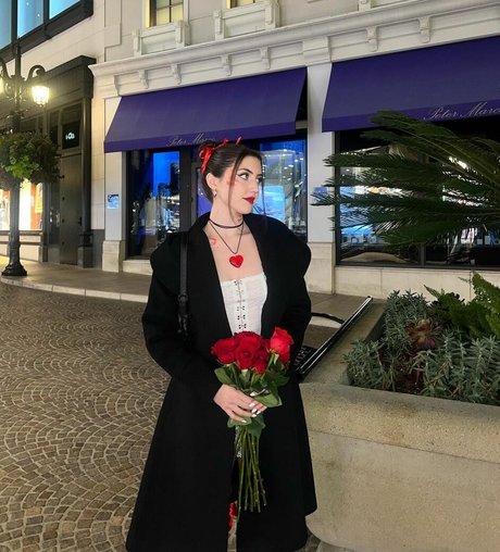 Sophie Silva star hot image