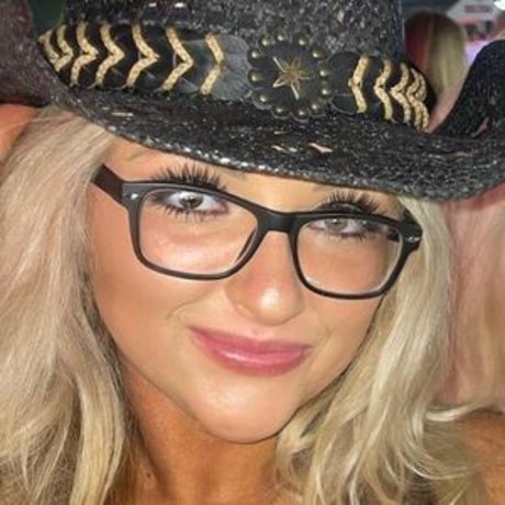 Jolea Shaver model nice photo