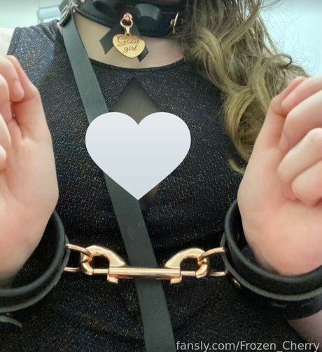 Frozen Cherry erotic actress galleries