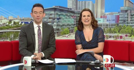 Nina Warhurst hot star images