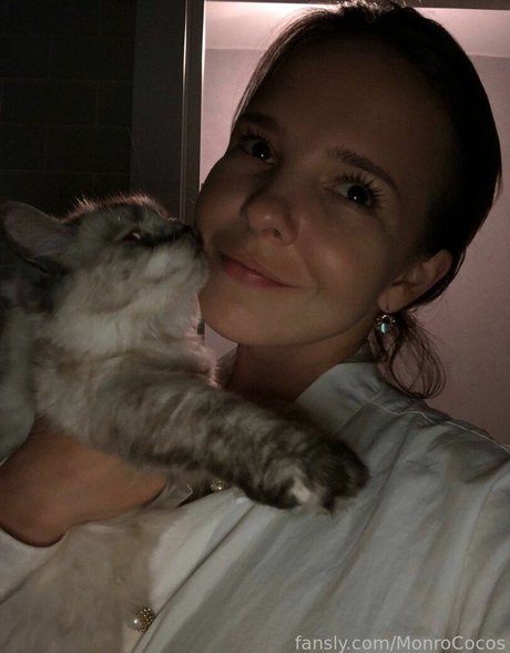 MonroCocos hot star gallery