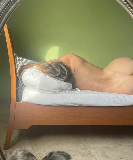 MonroCocos star adult pic