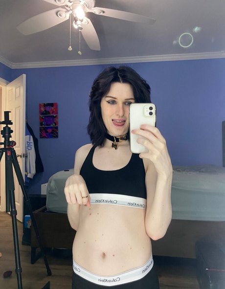 AnnieDro pornstar free archive