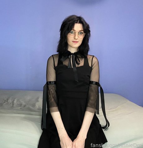 AnnieDro star adult image