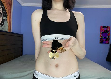 AnnieDro star sex pic