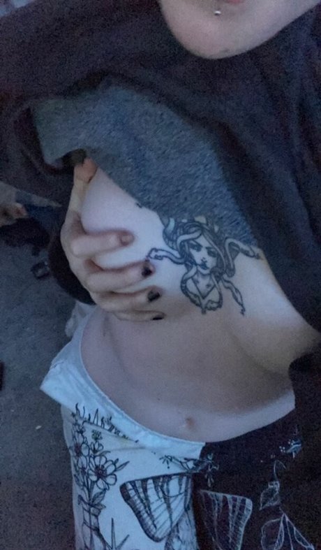 vapew0rm pornographic model pic