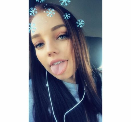 honeyiced model naked image