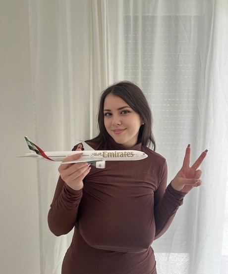 mia gaarciia model art galleries