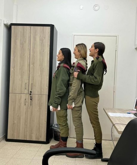 May Cohen pretty model gallery