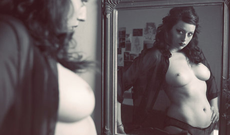 Necianavine adult actress archive