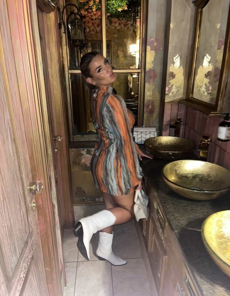 Hol Grace star erotic picture