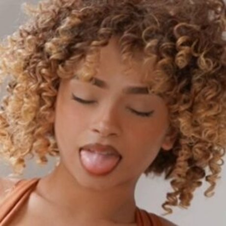 KiaraPeachy sexy model photos