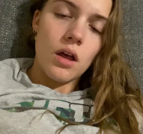 urmaid porn model pics