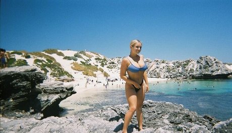 Arlea sexy actress pic