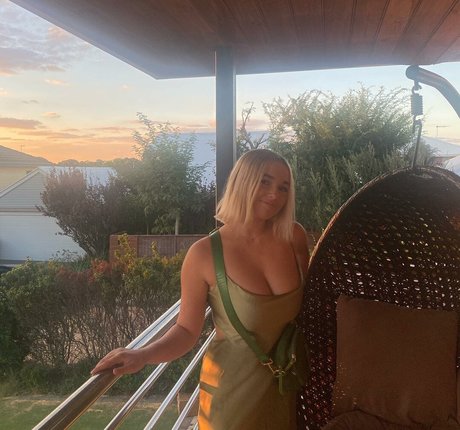 Arlea adult model pics