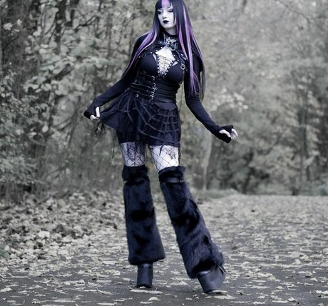 CreepyCassy nice model photos