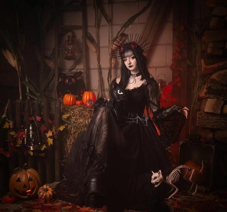 CreepyCassy model erotic pictures