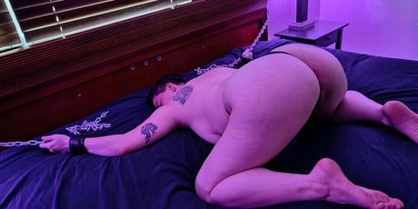 The Audaxity model naked photos