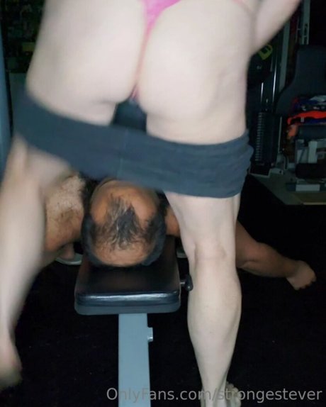 Becca Swanson nude model pics