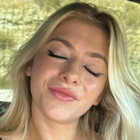 rileymaelewis model pornographic image