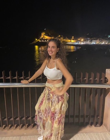 Busty Love star sex img