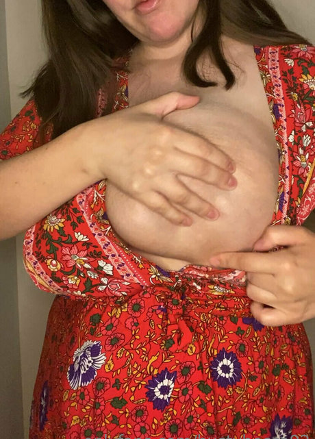 bustybecca92 pretty actress picture