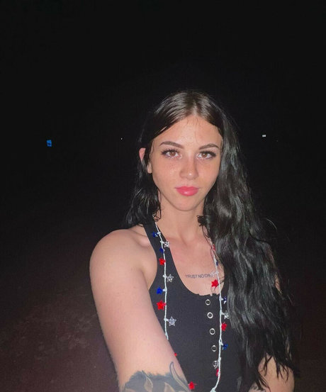 moneymoves0 model beautiful pics