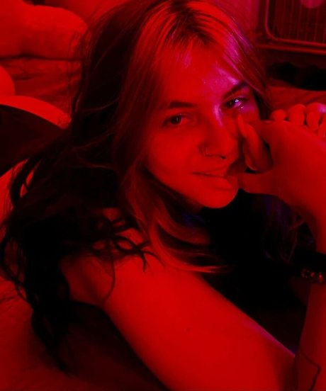 moneymoves0 model pornographic img