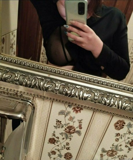 naughtyfoxyyy top model img