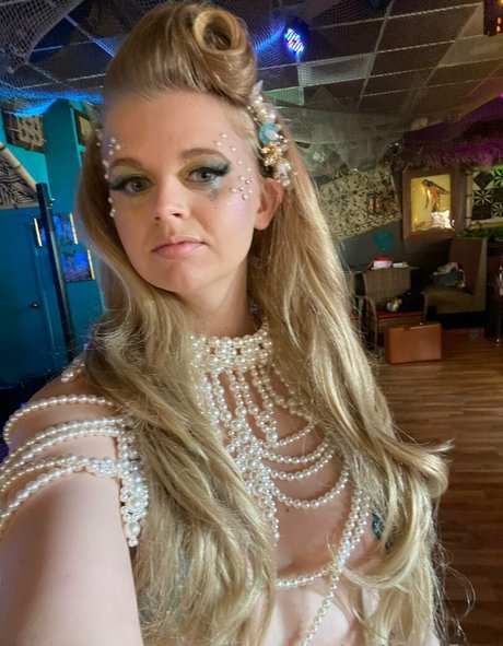 pixievonfleur model best picture