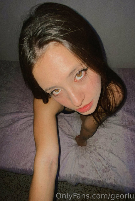 georlu hot actress galleries