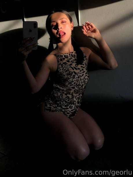 georlu model xxx photos