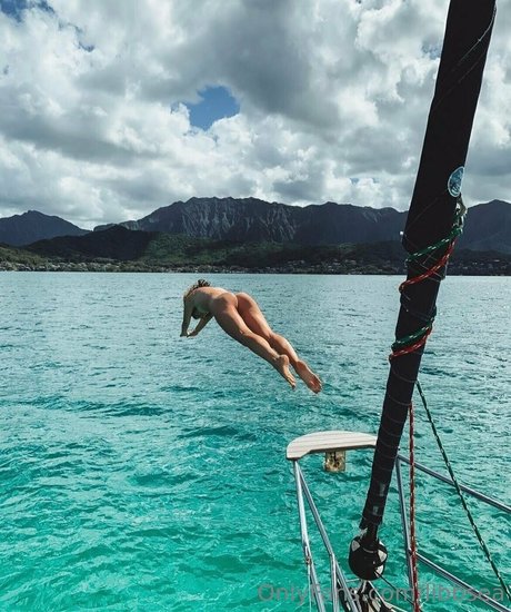 libbsea nudes model pic