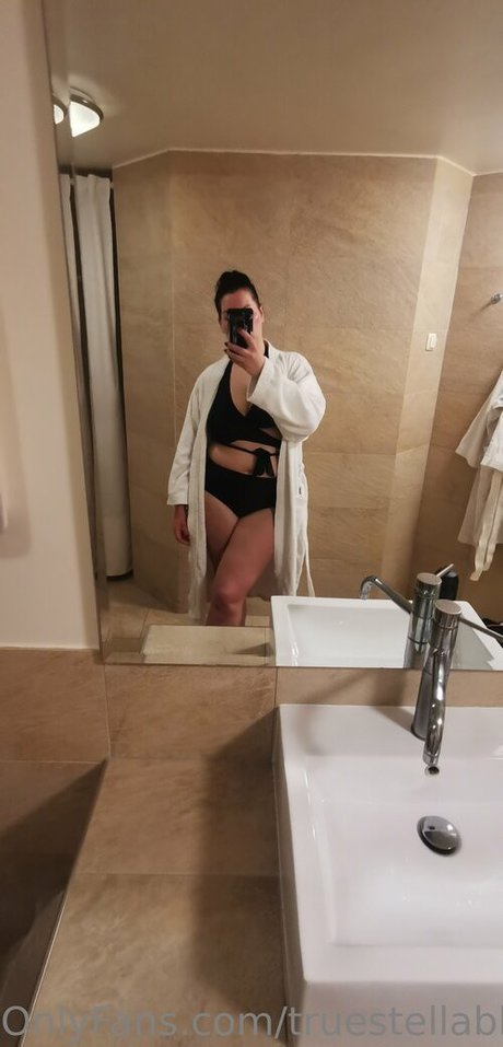 truestellablue nudes model pic