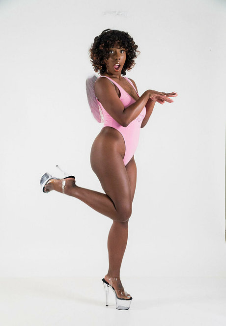 evadenolafree art actress images