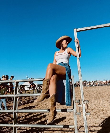 Monica Gonzalez top model picture