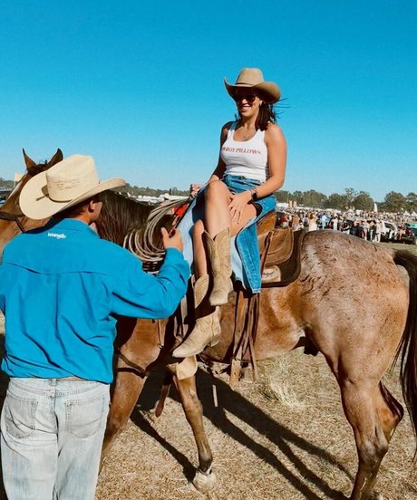 Monica Gonzalez exclusive actress pics