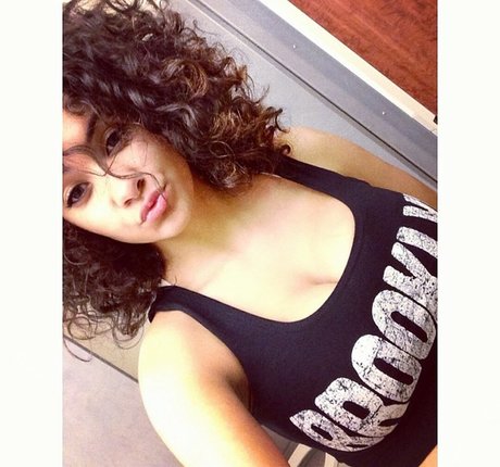 Nicole A Foster adult model img