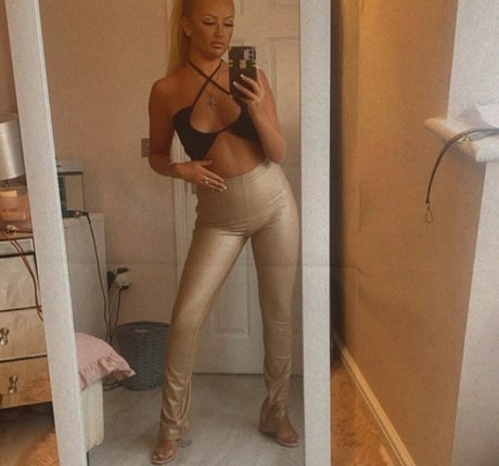 Lily Mcalpine model nudes photos