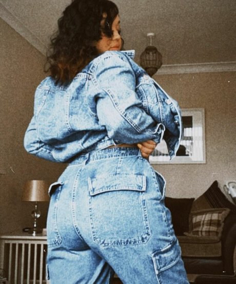 caravernon porn model photos