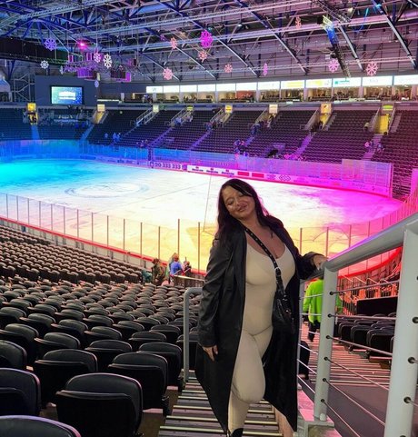 caravernon sex actress pictures