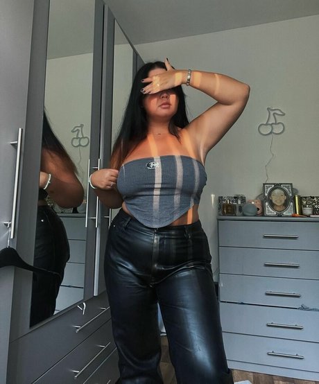 caravernon hd actress galleries