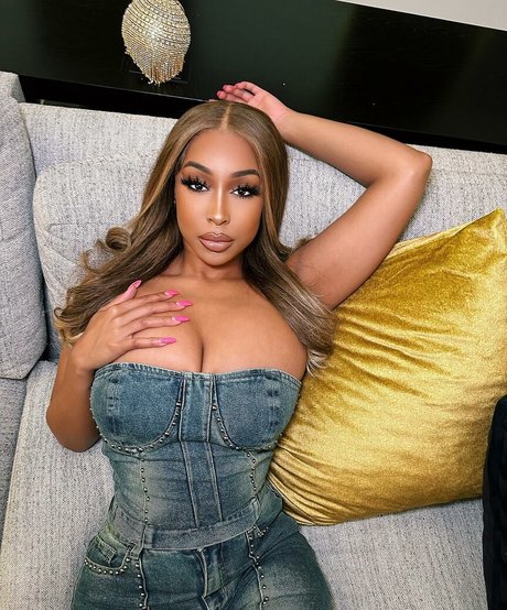 viandradunn star nudes gallery