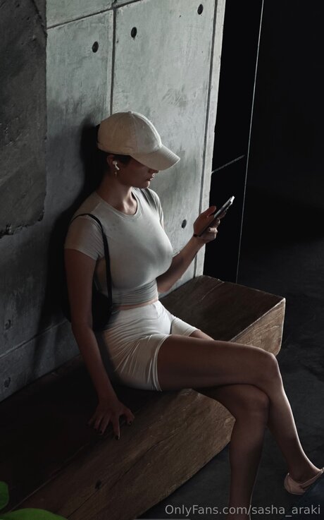 sasha araki model nude image