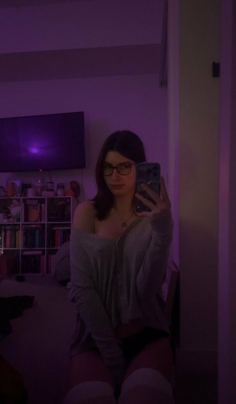 claudipher free model images