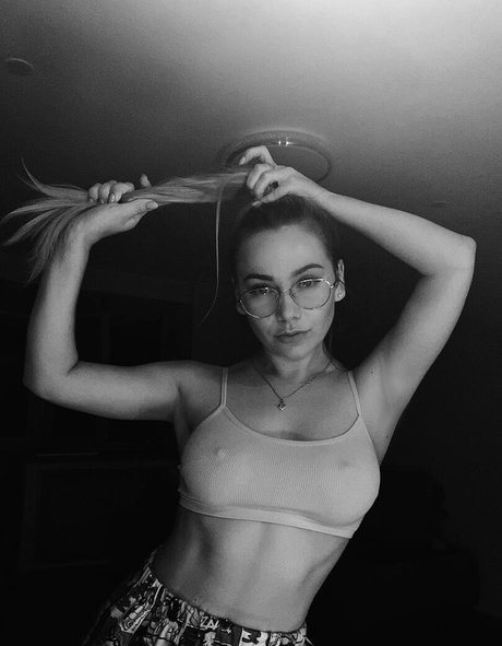 Charevna xxx pornstar gallery