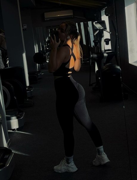 Charevna perfect actress img