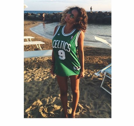 Cleo Bracchi star exclusive pictures